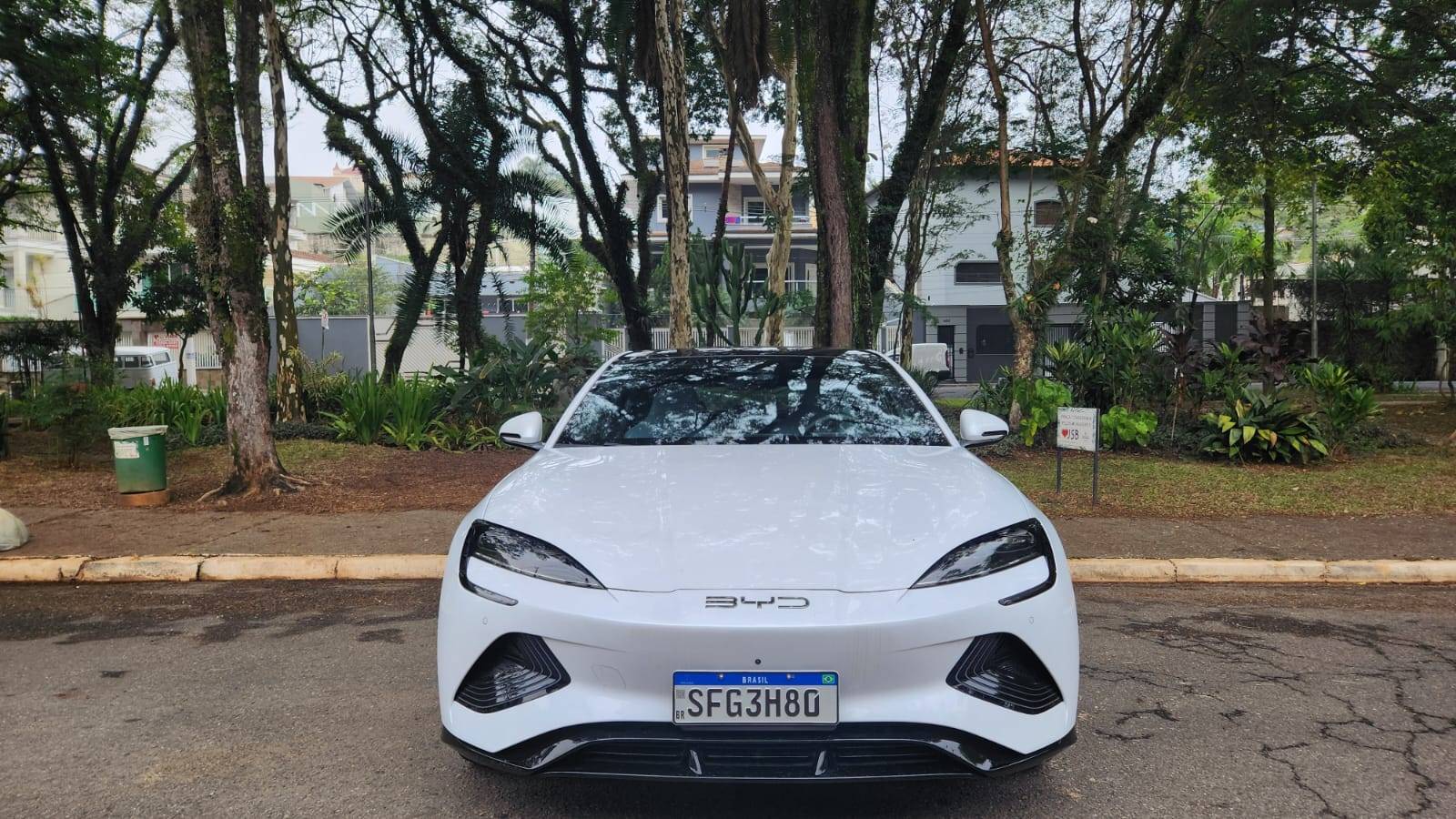 byd-une-beleza-e-muita-potencia-no-seal-sergio-dias-8_f3bf4d7b2d9e68b07d951deaa59a2ed748fc6ab9.jpeg