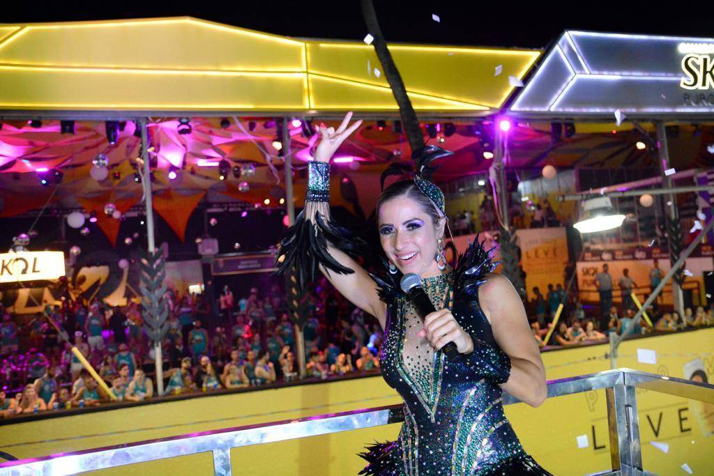 cantora-luana-monalisa-006_2251487ff3b638523e661896d843518d8b66725a.jpg