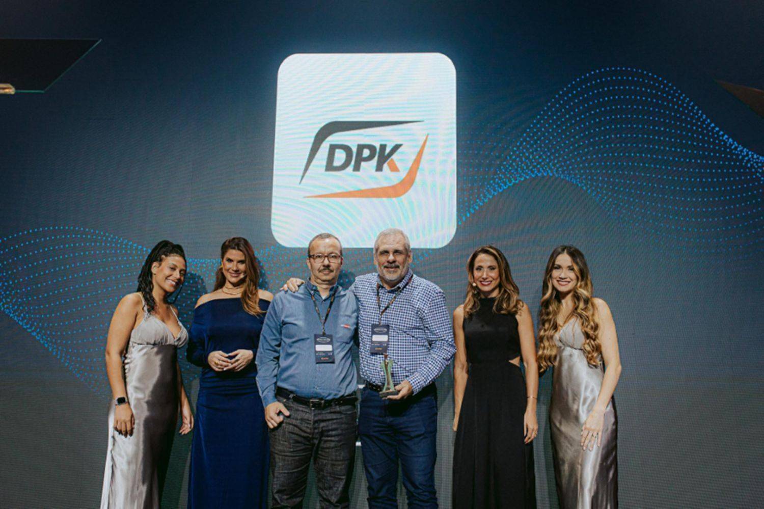 dpk-recebe-premio-de-transparencia-no-setor-de-autopecas-divulgacao_598c574788f6c941011fbb5b5e77a0e598c6aab9.jpg