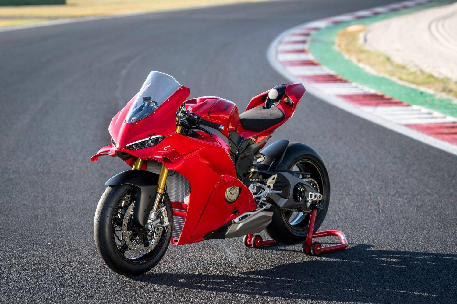 ducati-apresenta-a-setima-geracao-da-panigale-v4-no-brasil-divulgacao-1_9fb3711c97ede3e6f21f2f23d7ebe68dae84cb18.jpg