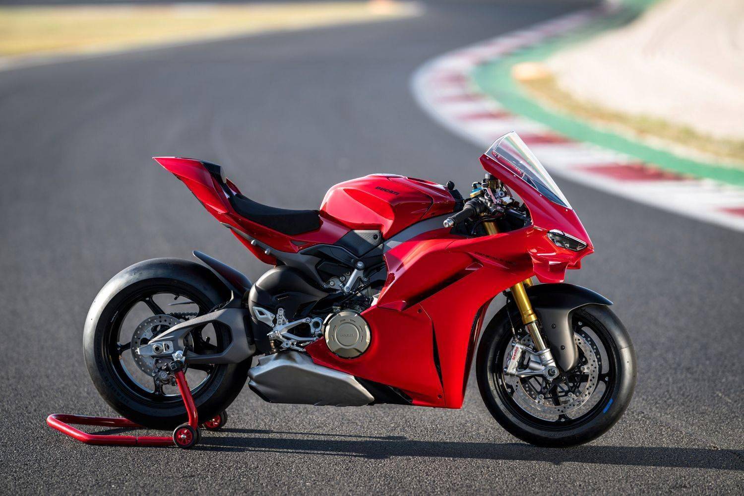 ducati-apresenta-a-setima-geracao-da-panigale-v4-no-brasil-divulgacao-2_d302321ac3b035b926f4b387c4114e444ad827b0.jpg