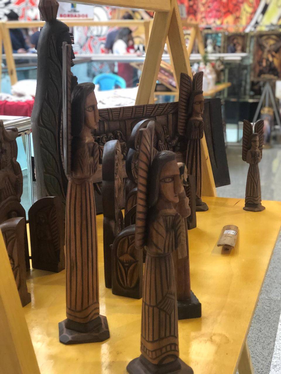 feira-artes-mulheres-3_034f92a88414ef2962753633f07976634e5bd66d.jpg
