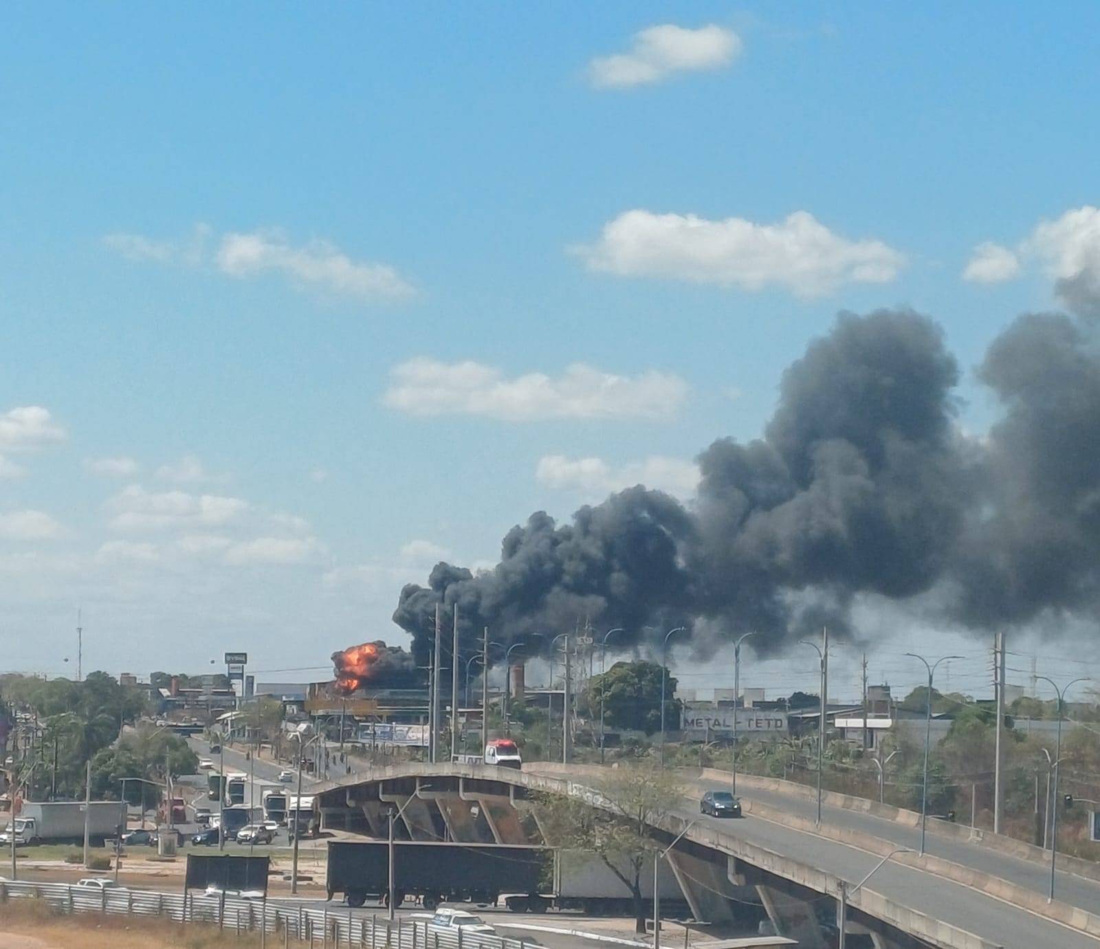 incendio-loja-pneus-vistas-2_d1e8d736b98d529ac25b85d13a8c424399cbb386.jpeg