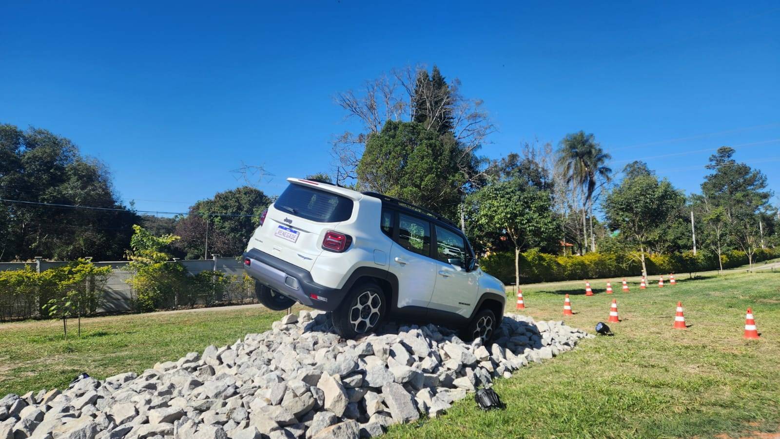 jeep-renegade-chega-com-sete-versoes-na-linha-2025-sergio-dias-9_7f928d94be6fff65139093671aa378369208e38a.jpeg