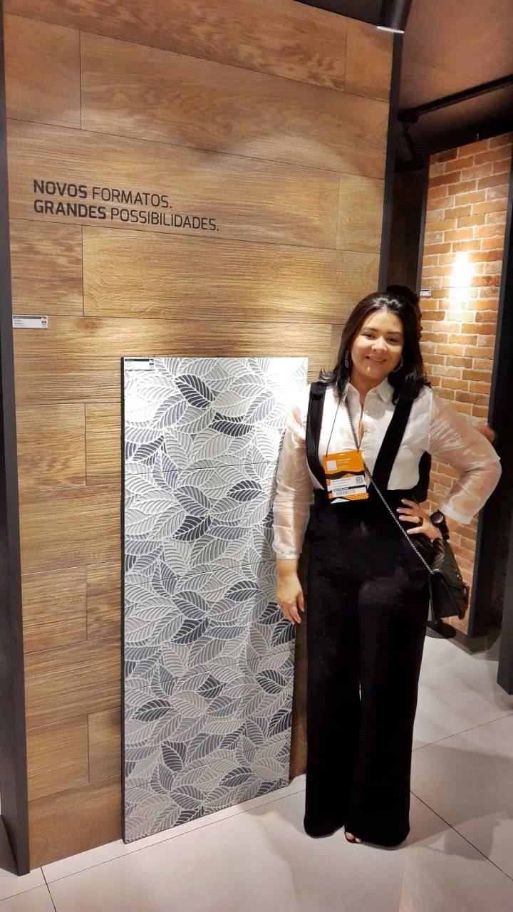 juliana-magalhaes-na-expo-revestir_0ffd1f4a2db0a92d14b0c764248a5a23e69f1500.jpeg
