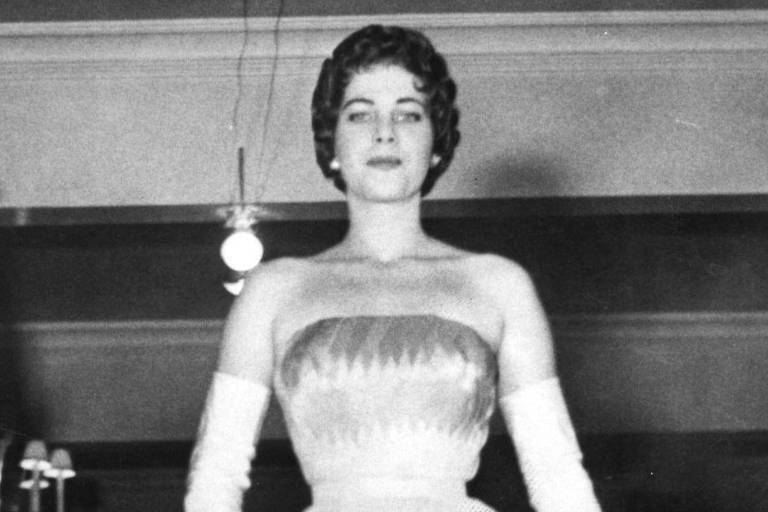 martha-4_aa2b1e1f900a8a9c4972f5cd1a0f53488fb06e46.jpg