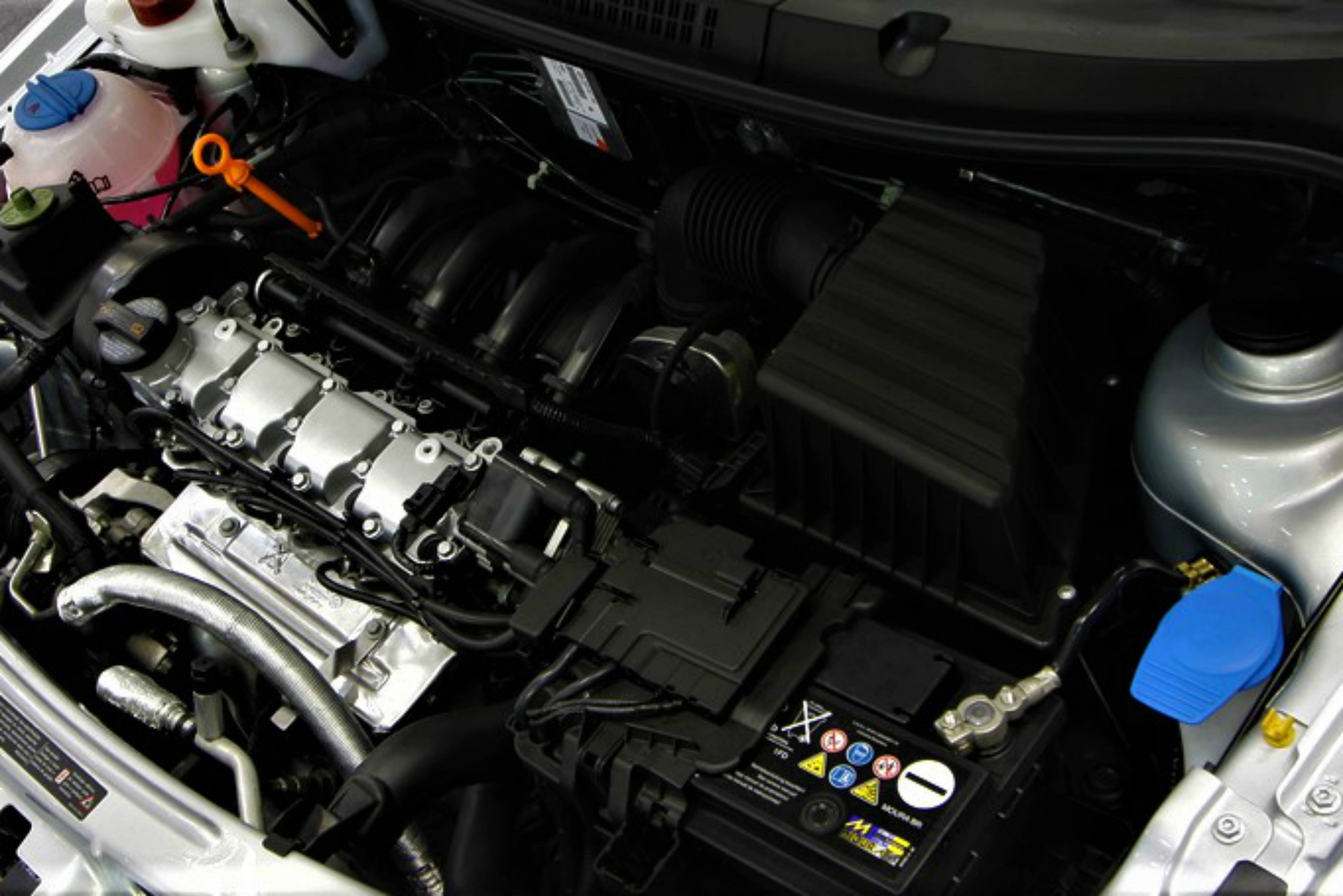 motor-de-automovel_f033bf2da84d3b2a8d31075565348e4f03c7cb06.jpg