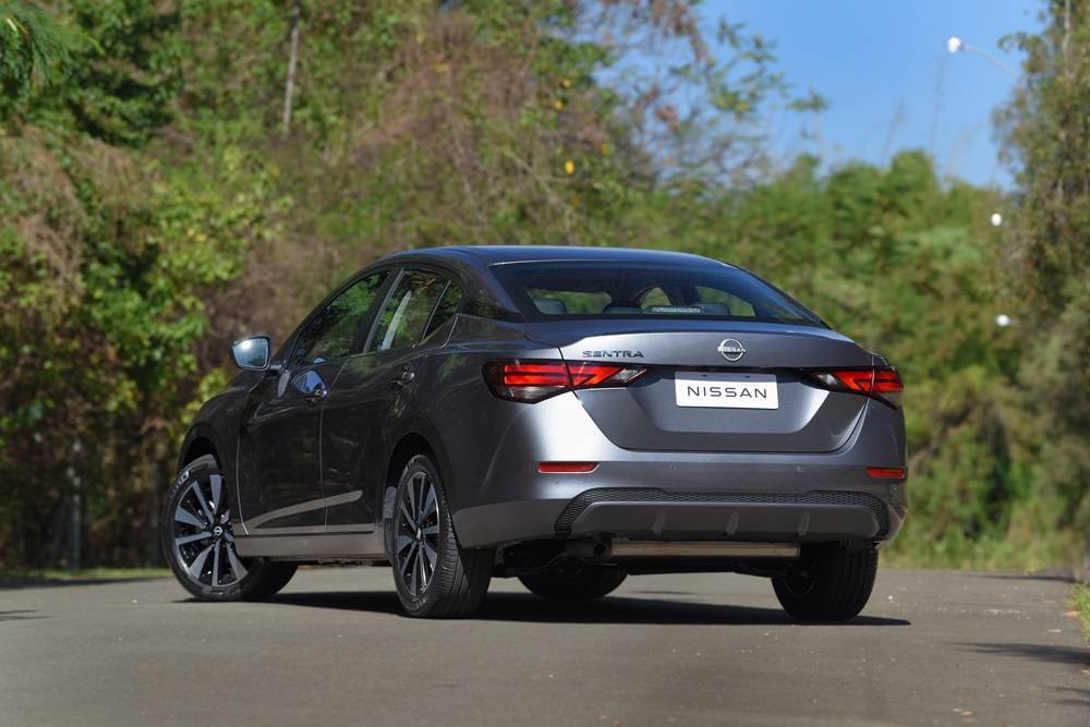 nissan-deixa-a-linha-sentra-2025-mais-competitiva-divulgacao-5_c1e33f467714ea4d42c5c96ac4ffeb8141e9fcae.jpg