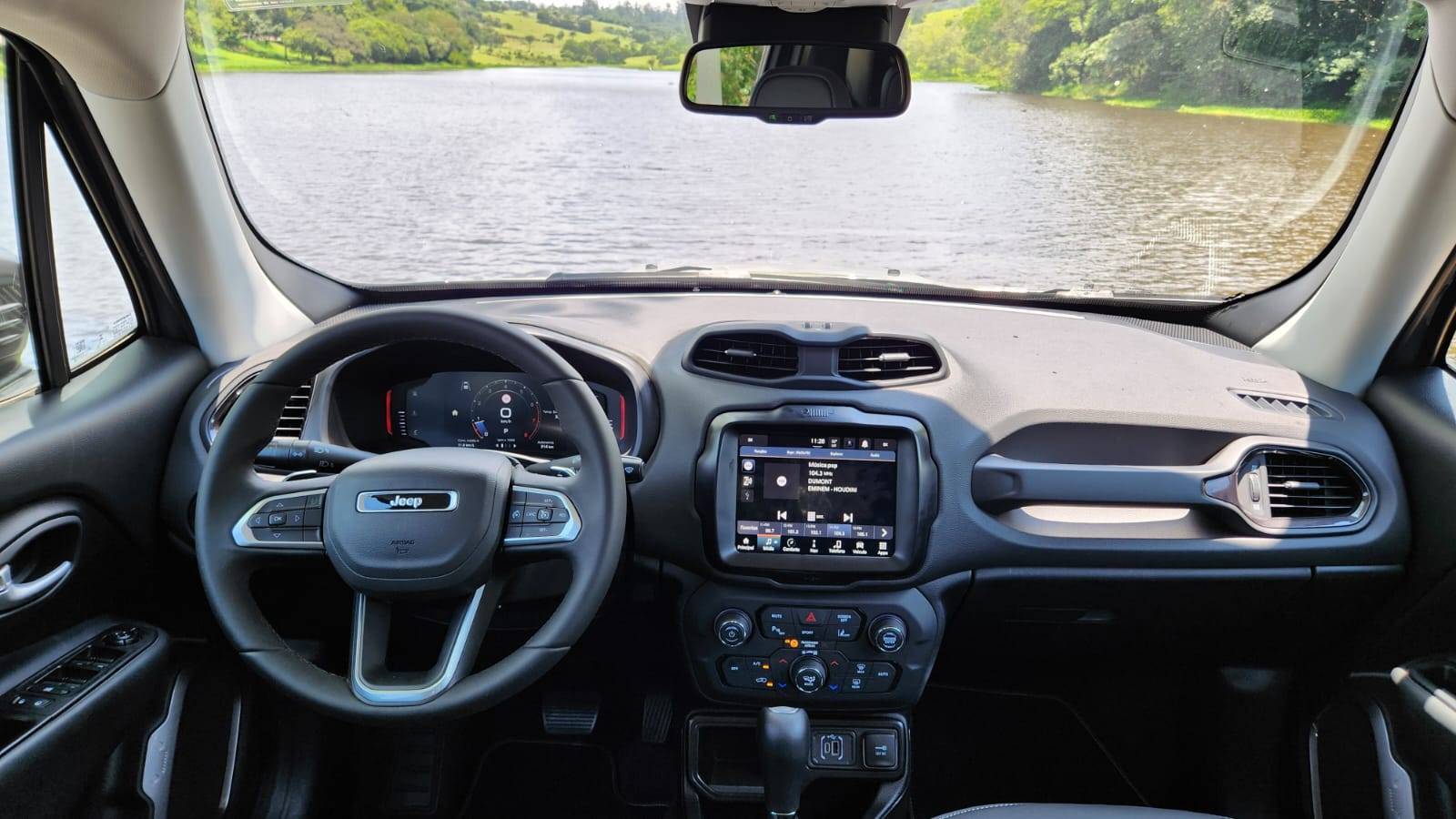 os-suvs-compactos-mais-emplacados-no-brasil-em-2024-jeep-renegade-5_3556a8cefd1dab6faf93a6c79ca7c65037f18fce.jpeg