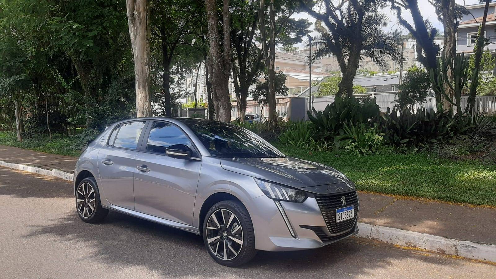 peugeot-208-da-enorme-salto-com-motor-turbo-sergio-dias-17_082be3afb03a42341941dc3493e5222df59e65bf.jpeg