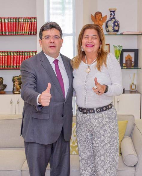 rafael-e-zenaide_748bc670d4f2ffcbc92a453a194a0471af61bc8d.jpg