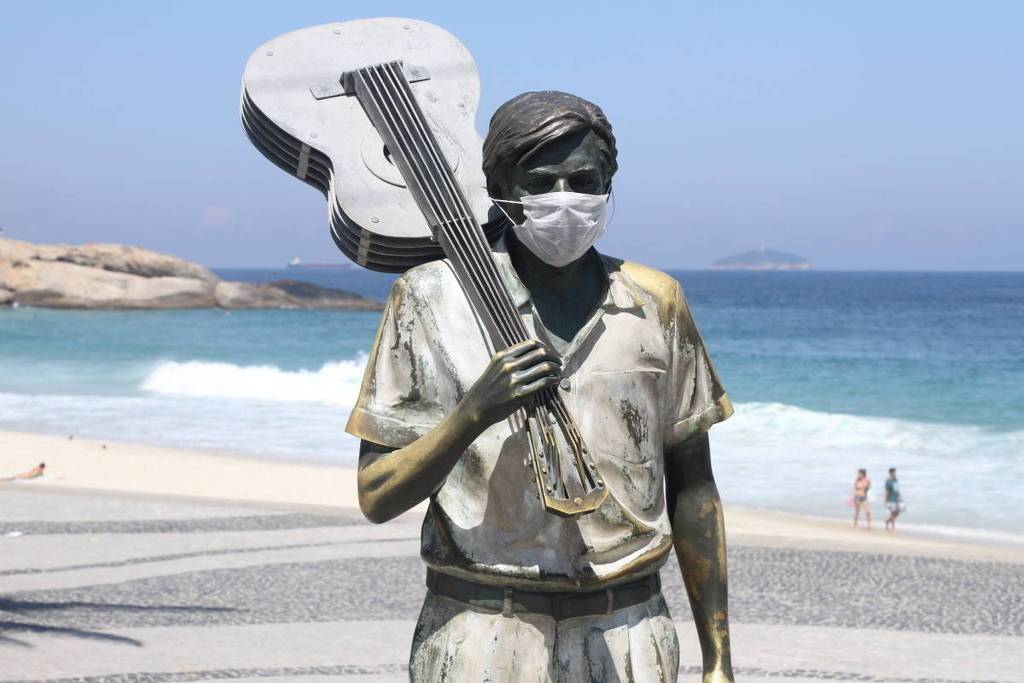 tom-jobim_08bb204f9640e8047be03842342457e0d521eacc.jpg