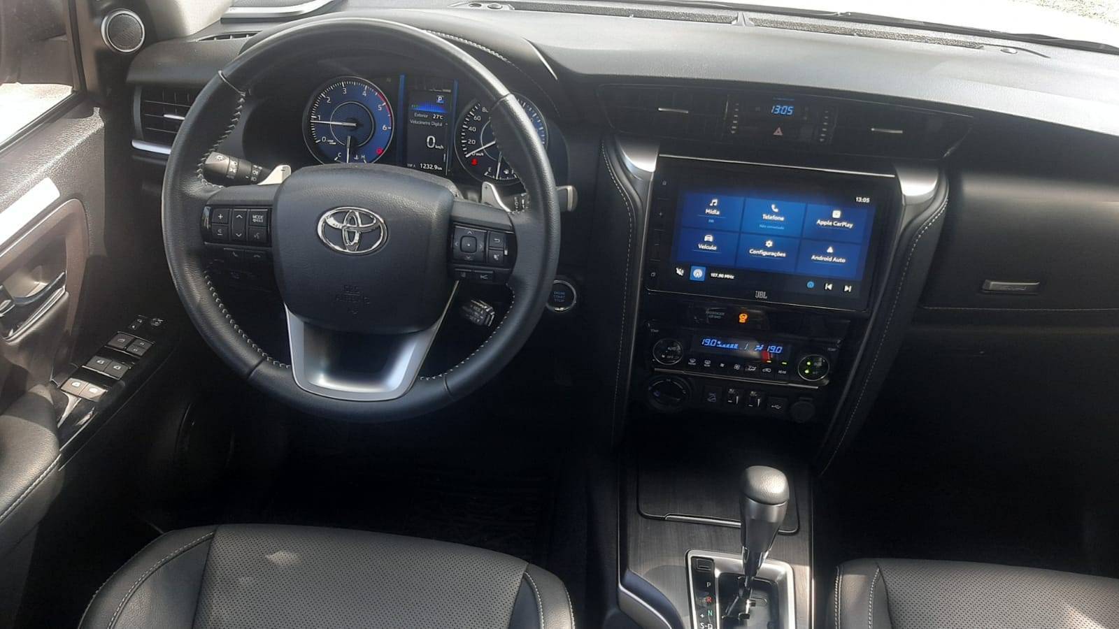 toyota-sw4-2024-une-forca-e-conforto-sergio-dias-1_e7c65fd21a71e3b216817211a33f7f9952f0dd5c.jpeg