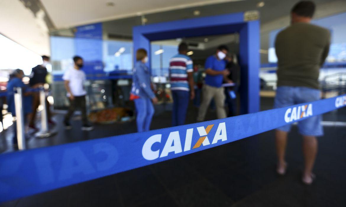 Agências ficam abertas até meio-dia de hoje, 28
