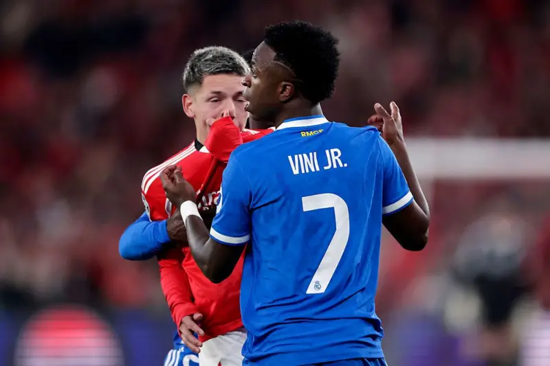 O atacante francês Kylian Mbappé afirmou ter ouvido Prestianni dirigir ofensas racistas contra Vini Jr. cinco vezes durante o jogo