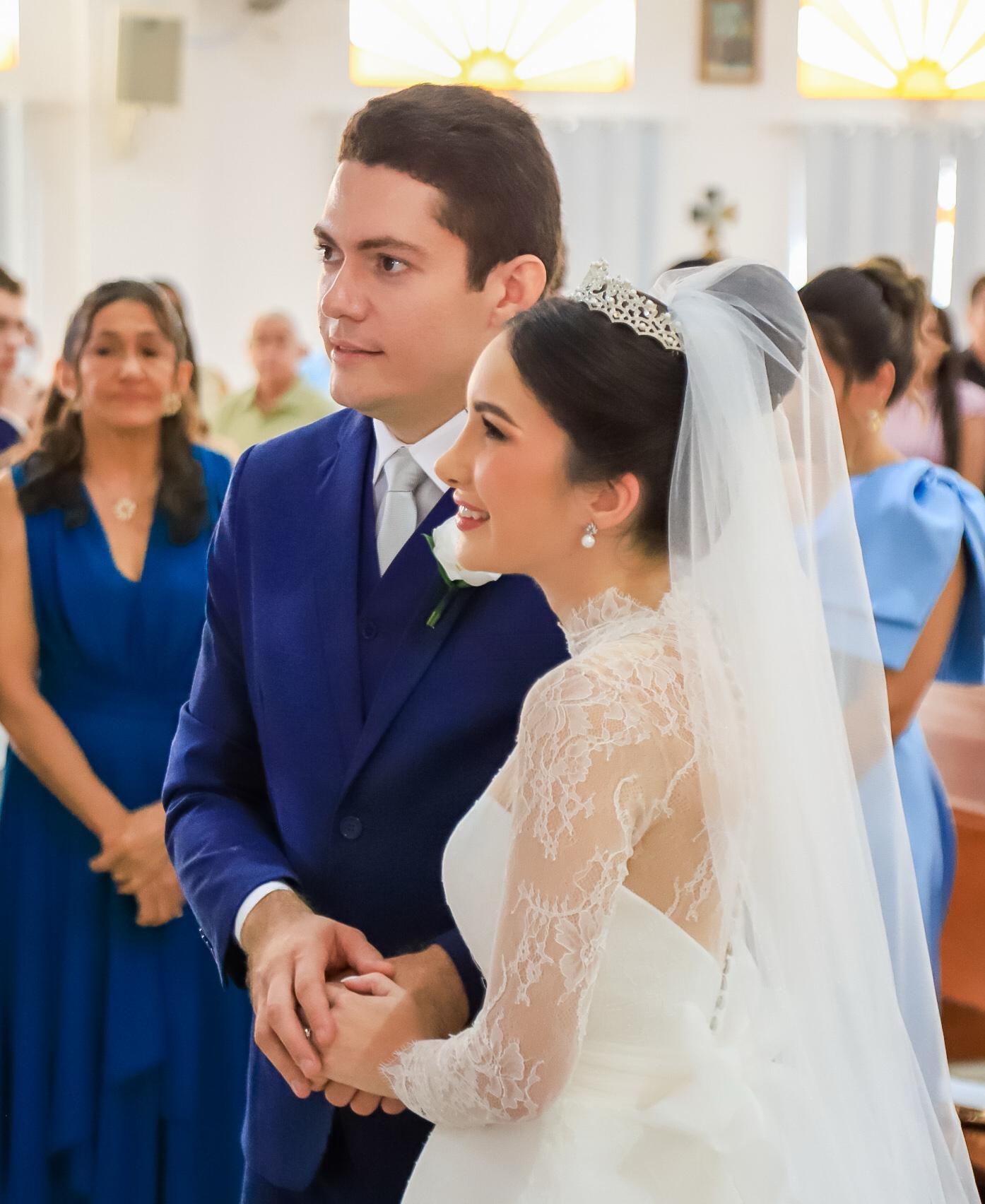 Cristopher Amorim e Cristina Firmino oficializam união em cerimônia aberta ao público