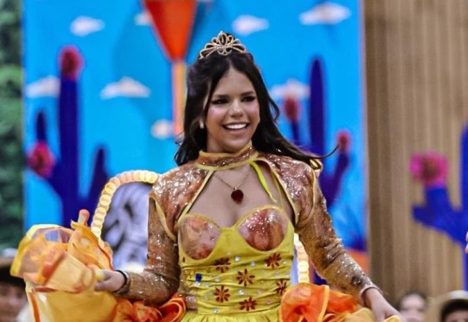 Rainha da quadrilha de colégio da Zona Leste se destaca pela beleza e performance