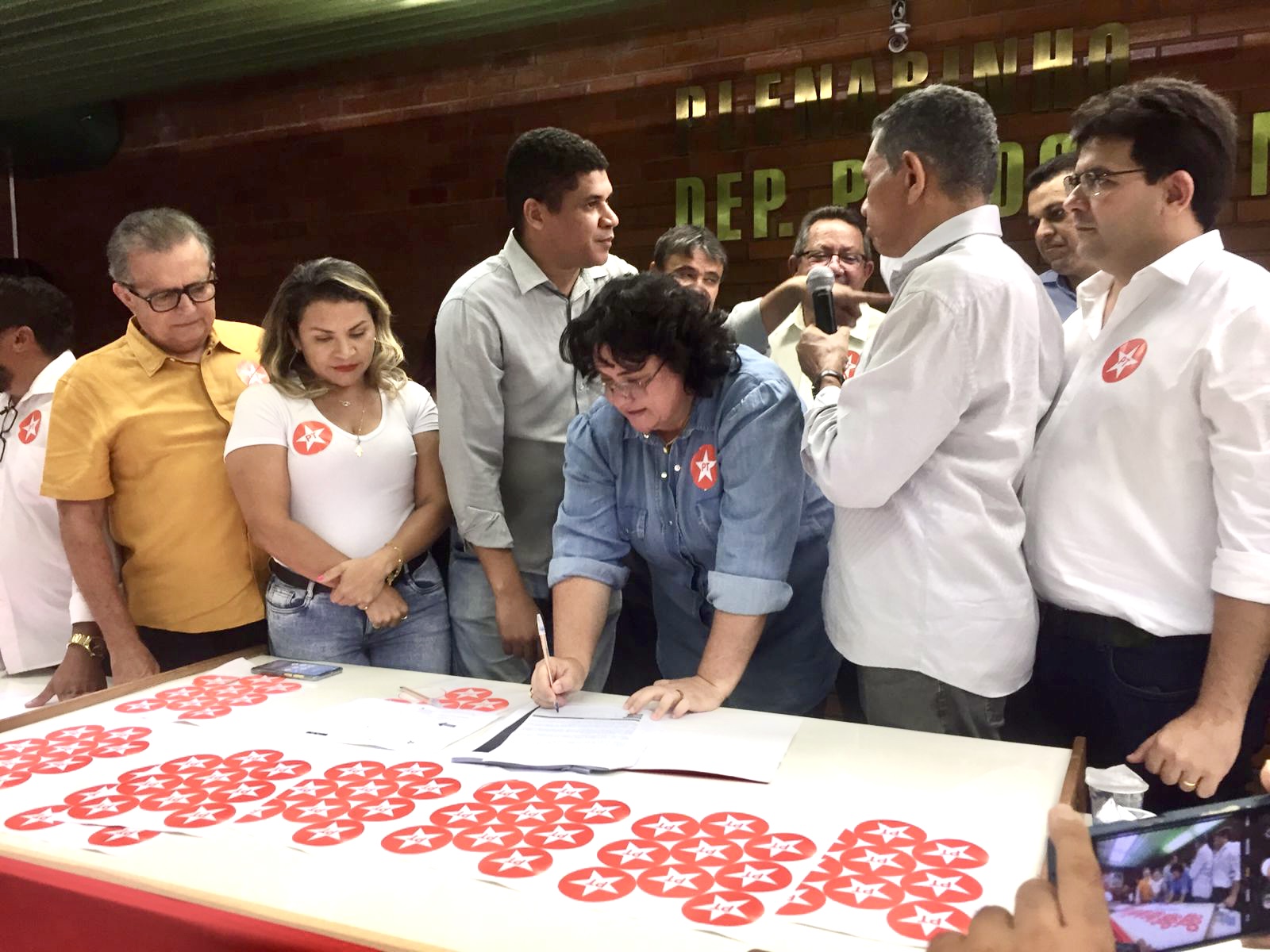 Jôve Oliveira deixa PTB e se filia ao PT