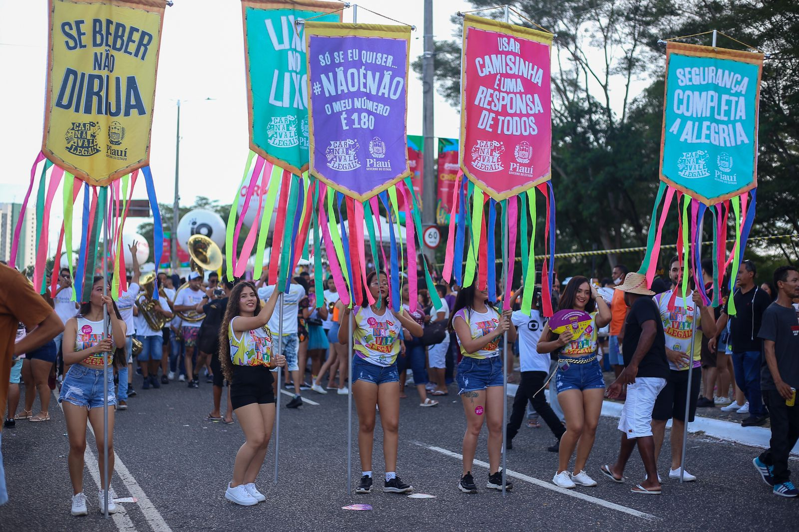 Foliões no Corso de Teresina em 2023