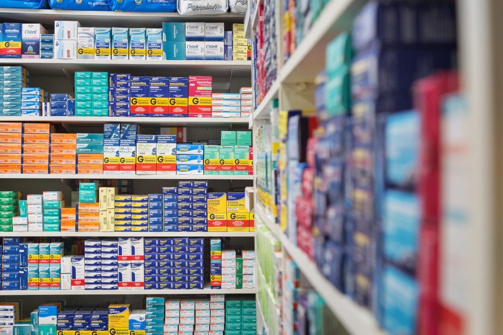 Reajuste anual de medicamentos visa proteger consumidores e garantir acesso a tratamentos