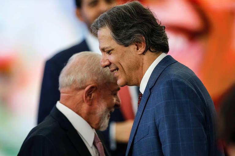 Lula diz a Haddad para falar com Congresso 'em vez de ler um livro'