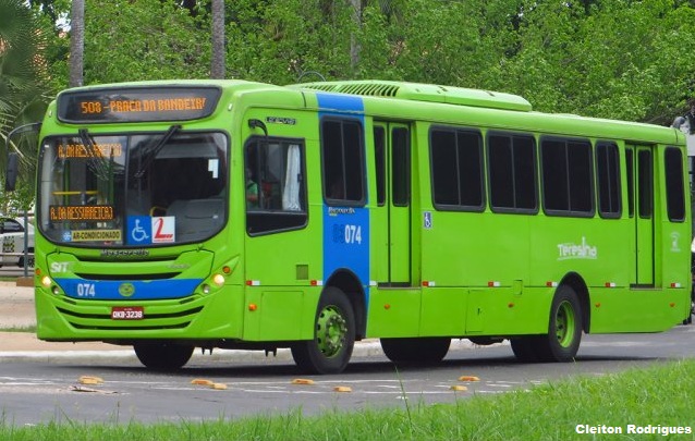 Ônibus da empresa Dois Irmãos