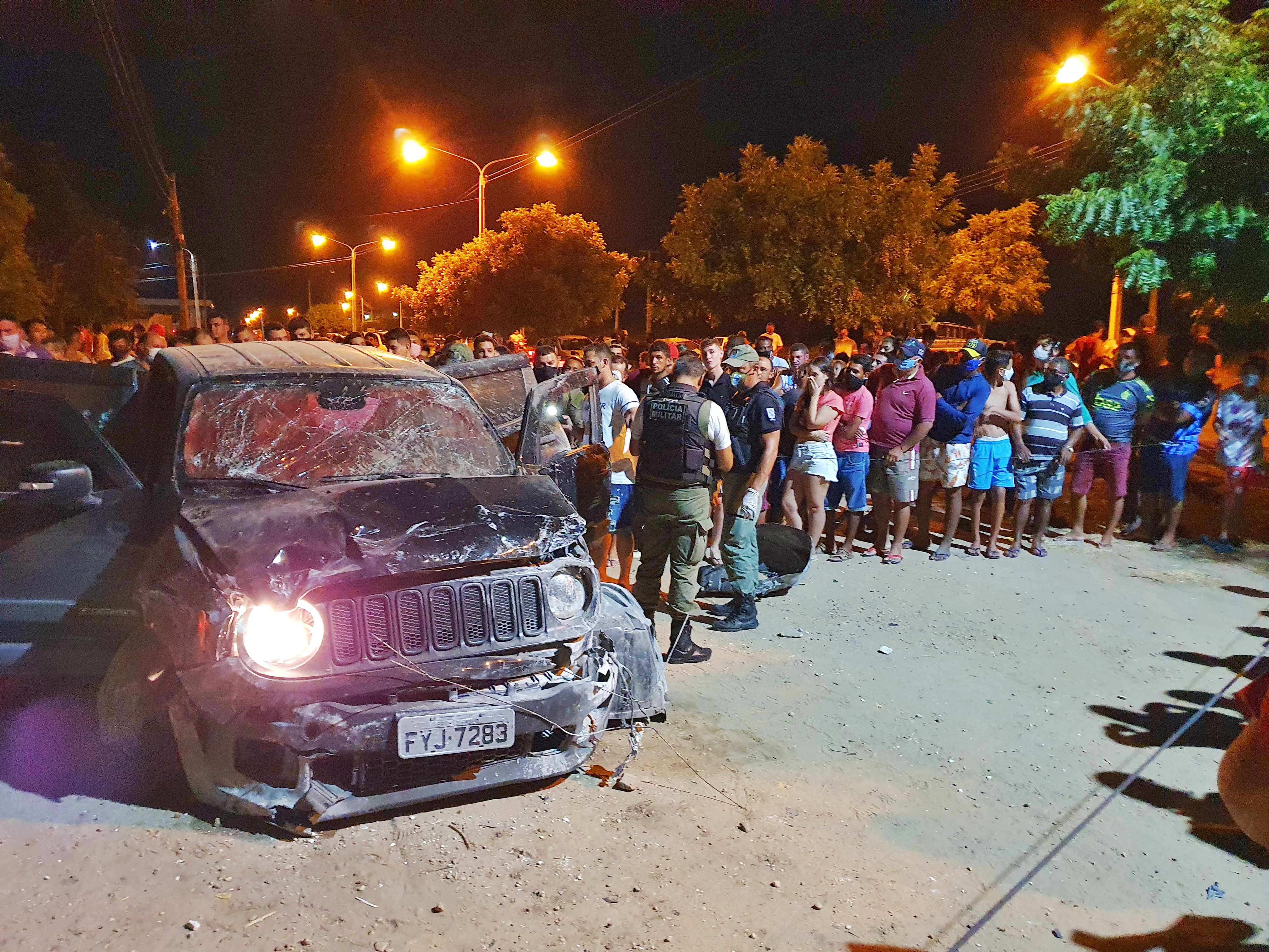 Dois homens são assassinados dentro de carro em Campo Grande do Piauí