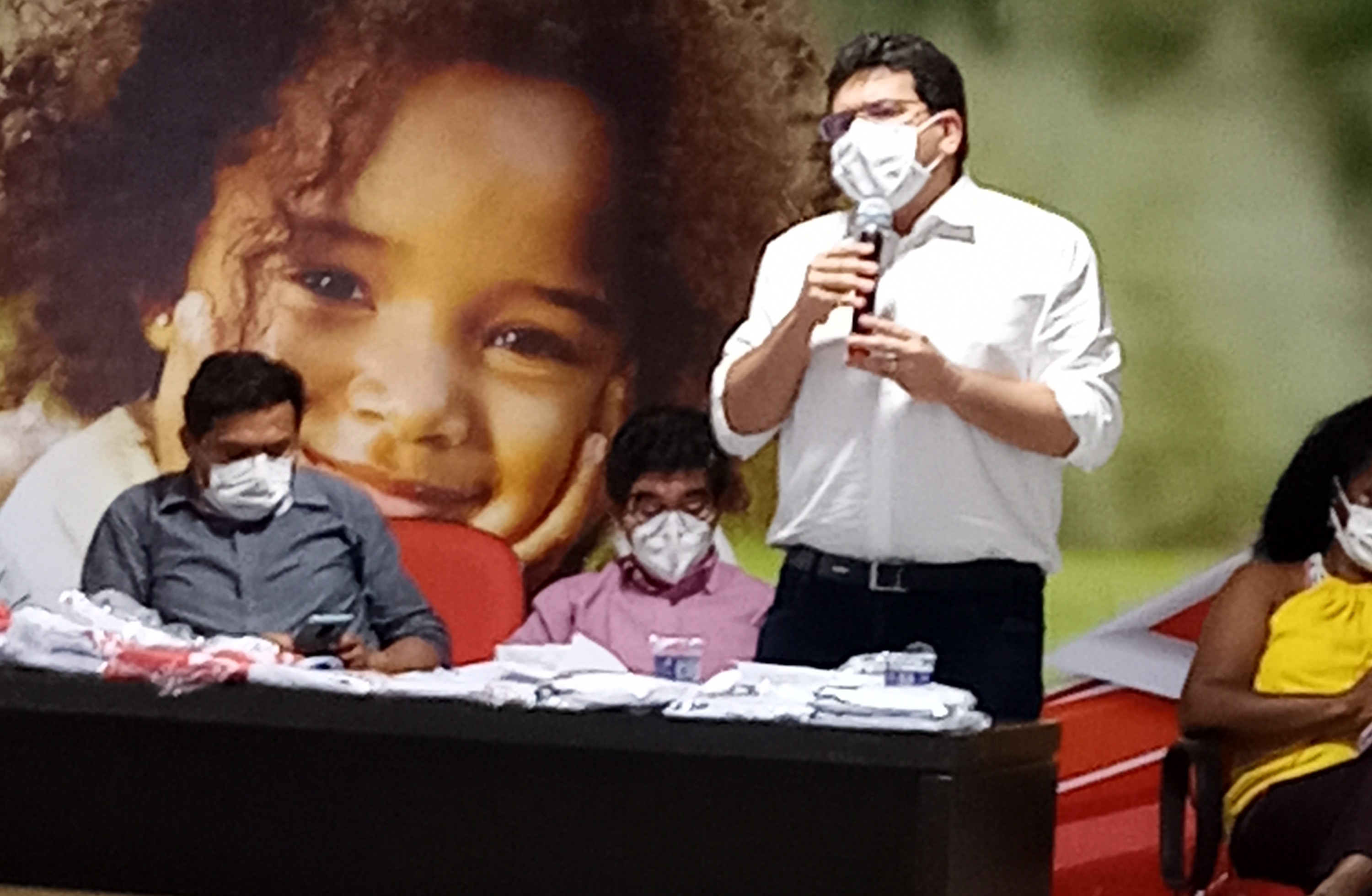 Rafael Fonteles falando aos representantes do PT no Piauí