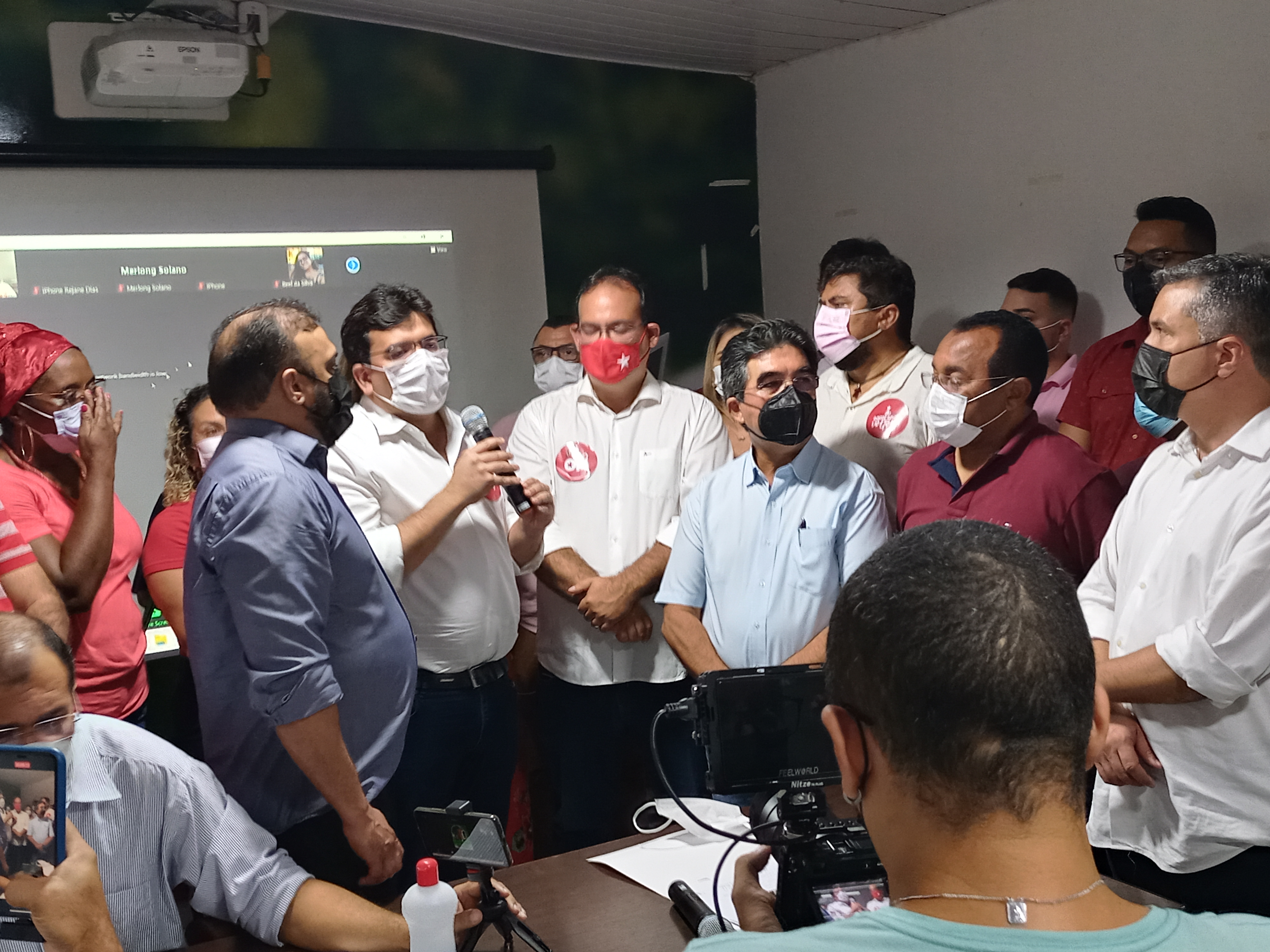 Rafael Fonteles, deputados e lideranças do PT dão as boas vindas ao prefeito Celso Antônio