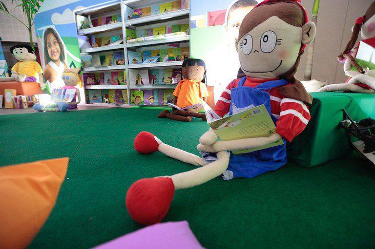 Programa fomenta a instalação de ambientes agradáveis e estimulantes que promovam o contato direto das crianças com os livros