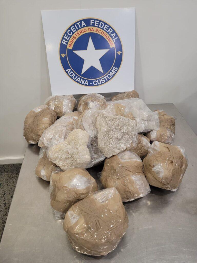 Os 17 kg de pedras foram avaliados em R$ 850 mil
