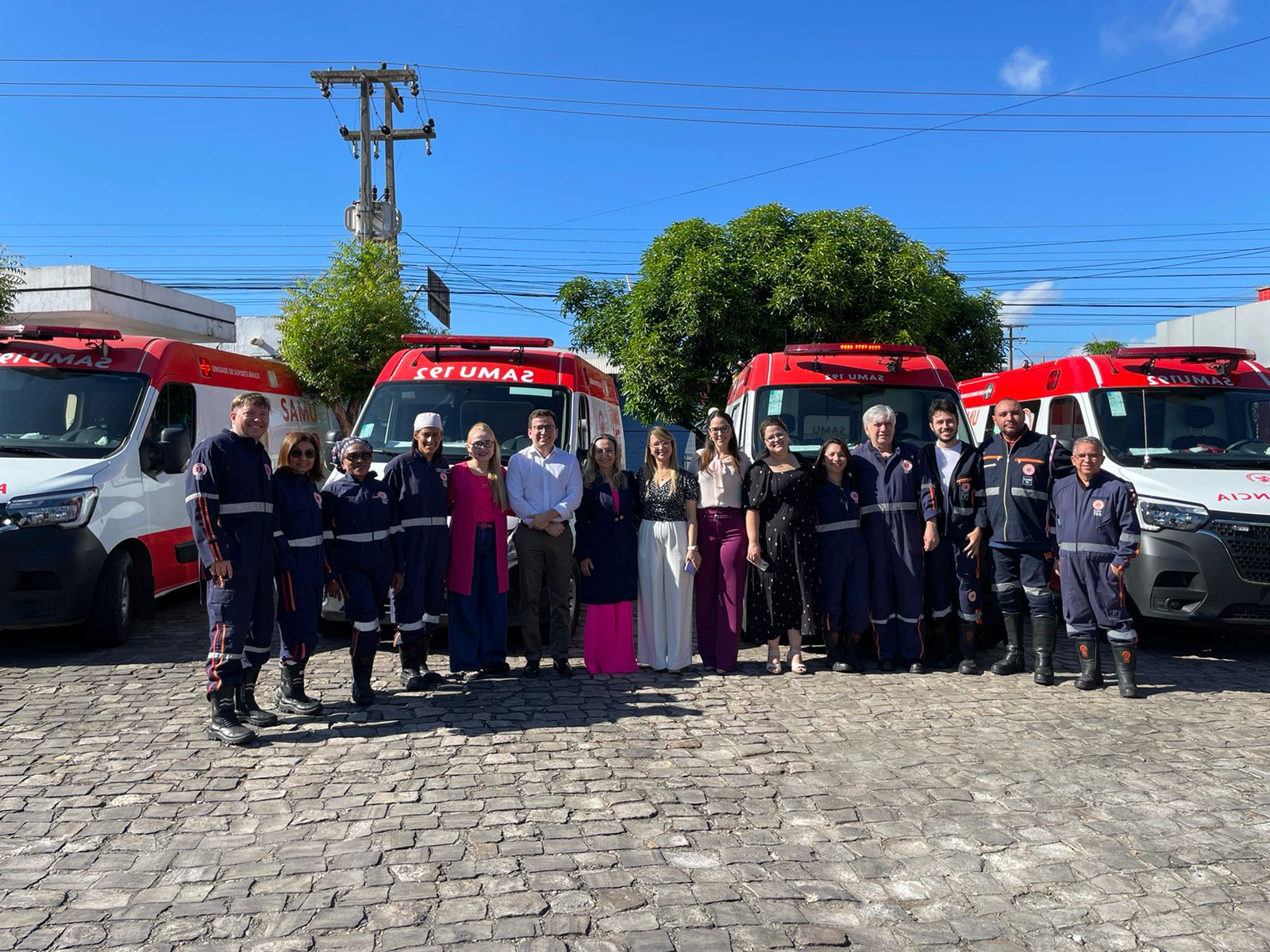 O SAMU dispõe de 11 ambulâncias, sendo 8 de suporte básico e 3 de suporte avançado