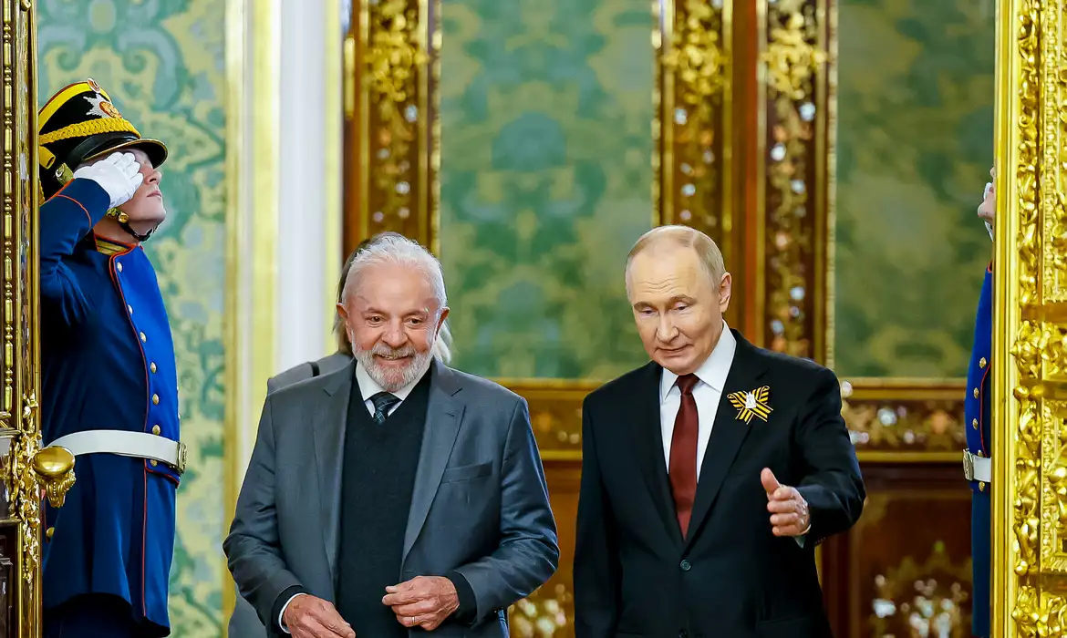 O presidente do Brasil, Luiz Inácio Lula da Silva, e o presidente da Rússia, Vladimir Putin