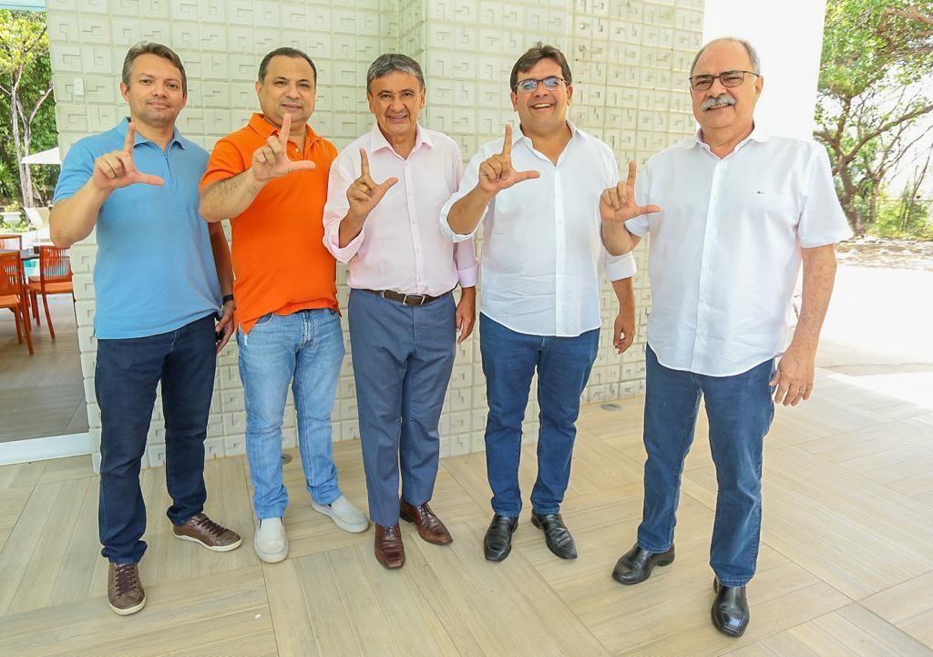 Rafael e Wellington agradecem população