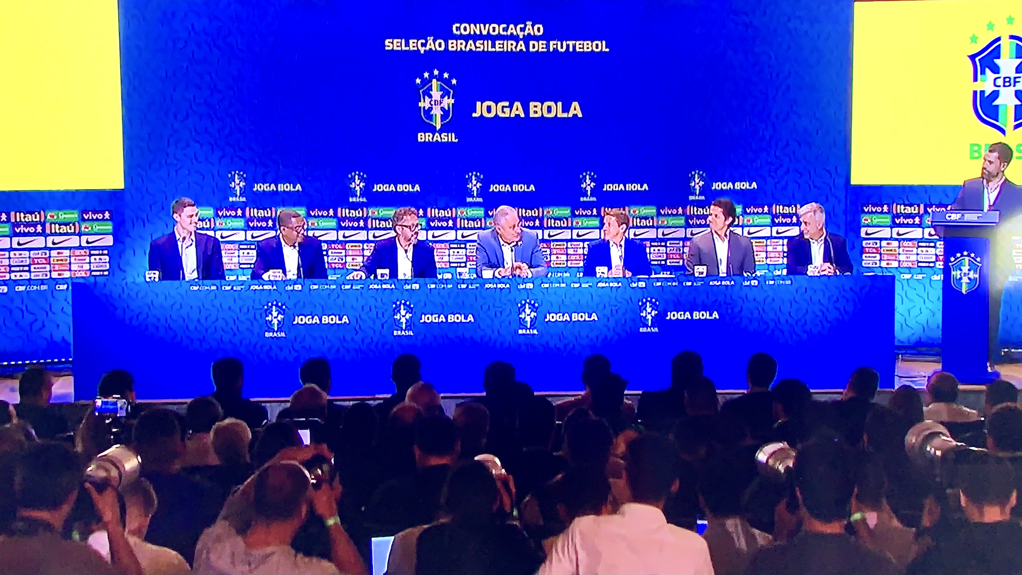 Tite anuncia lista de jogadores convocados para a Copa