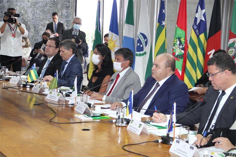 Governadores congelam ICMS sobre a gasolina