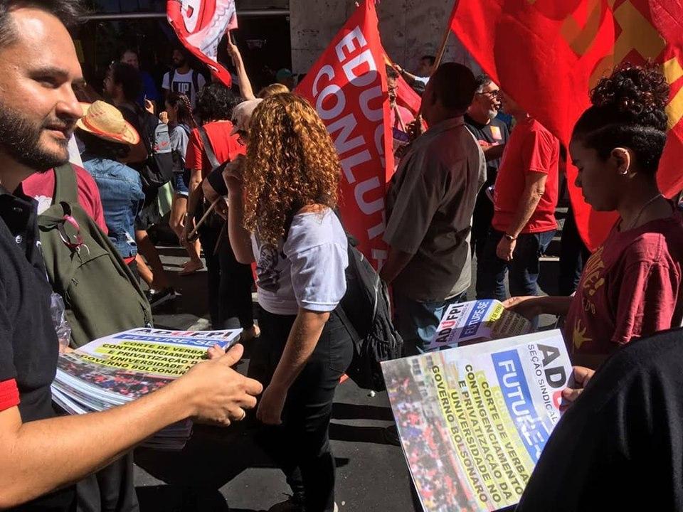 Manifestação em defesa da educação