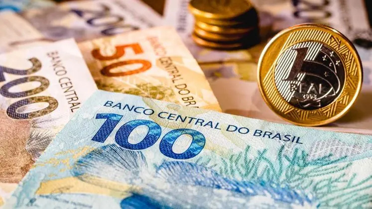 Cédulas e moedas de real
