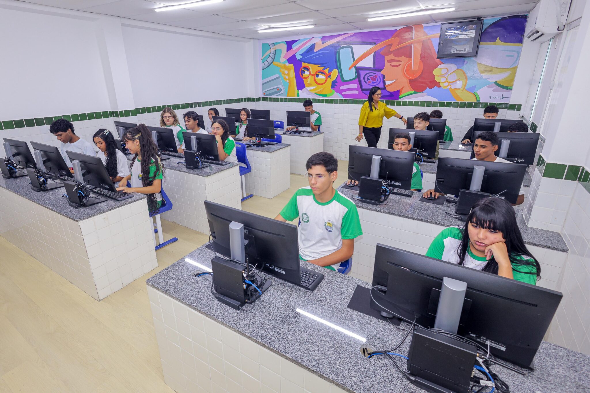 Governador ressaltou ainda valorização dos profissionais e modelo pedagógico padrão