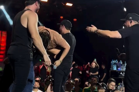 Nattanzinho Lima foi carregado de show por seguranças durante vaquejada em Aquiraz (CE)