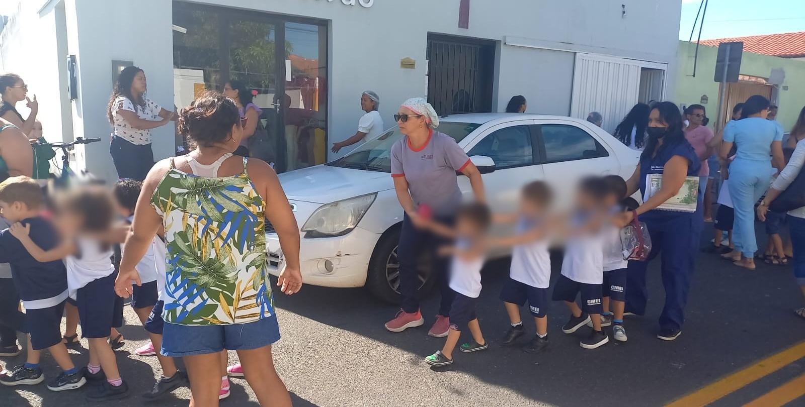 Crianças são retiradas de CMEI após princípio de incêndio