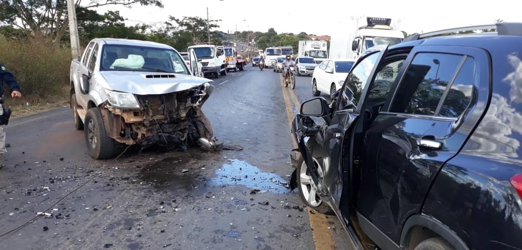 Trânsito lento foi registrado na ponte que dá acesso ao bairro Tancredo Neves