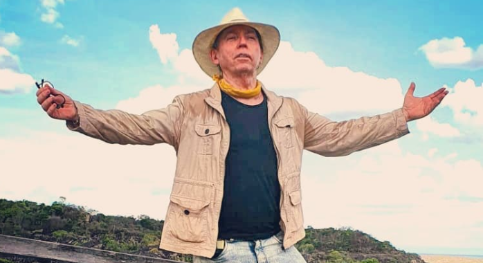Apresentador de televisão Alcide Filho