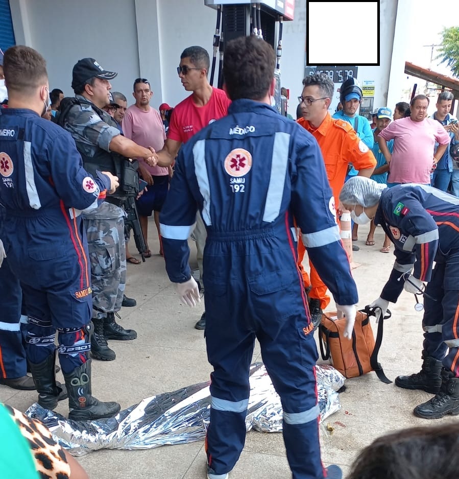 Samu faz a retirada do corpo da vítima