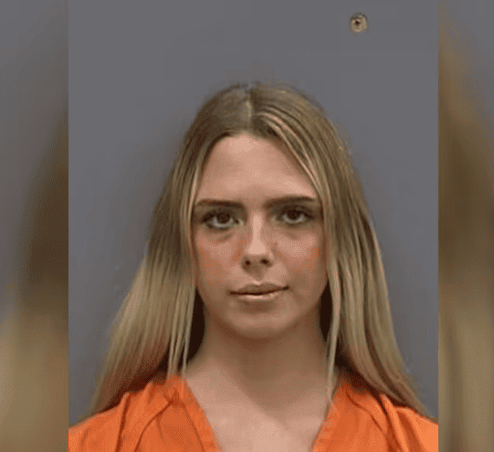 Mulher é presa após fingir ser adolescente e abusar de 5 menores nos EUA