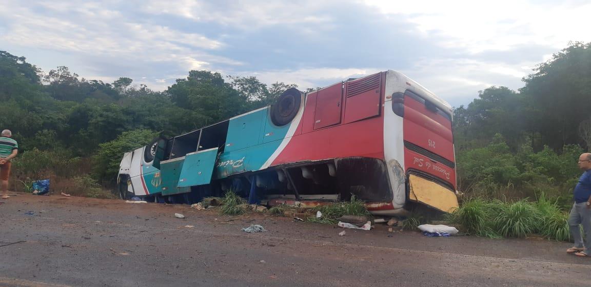 Ônibus da empresa Princesa do Sul após o acidente