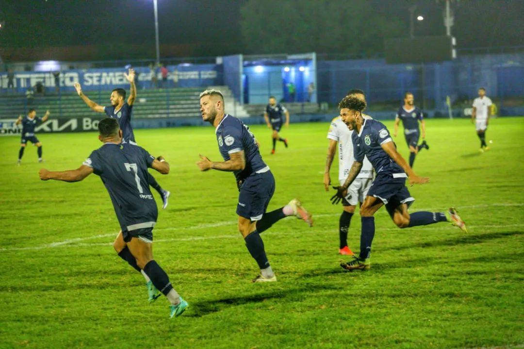 De virada, Altos vence o ABC