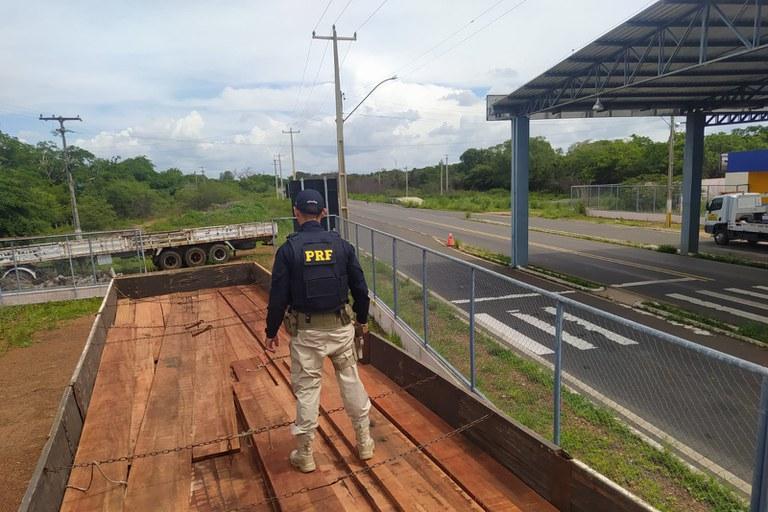 Caminhão apreendido