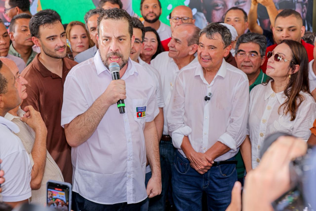 Guilherme Boulos, ministro da Secretaria-Geral da Presidência da República, esteve no Quilombo Mimbó, no município de Amarante
