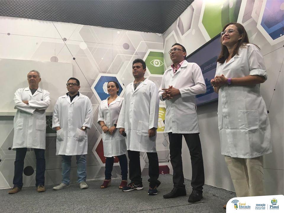 Equipe de professores do Canal de Educação da Seduc